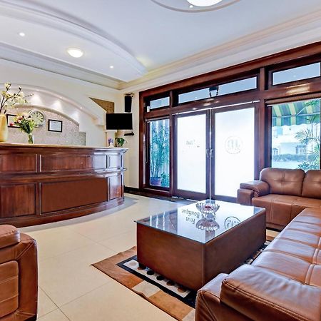Collection O Hotel Four Boutique Kukas Esterno foto