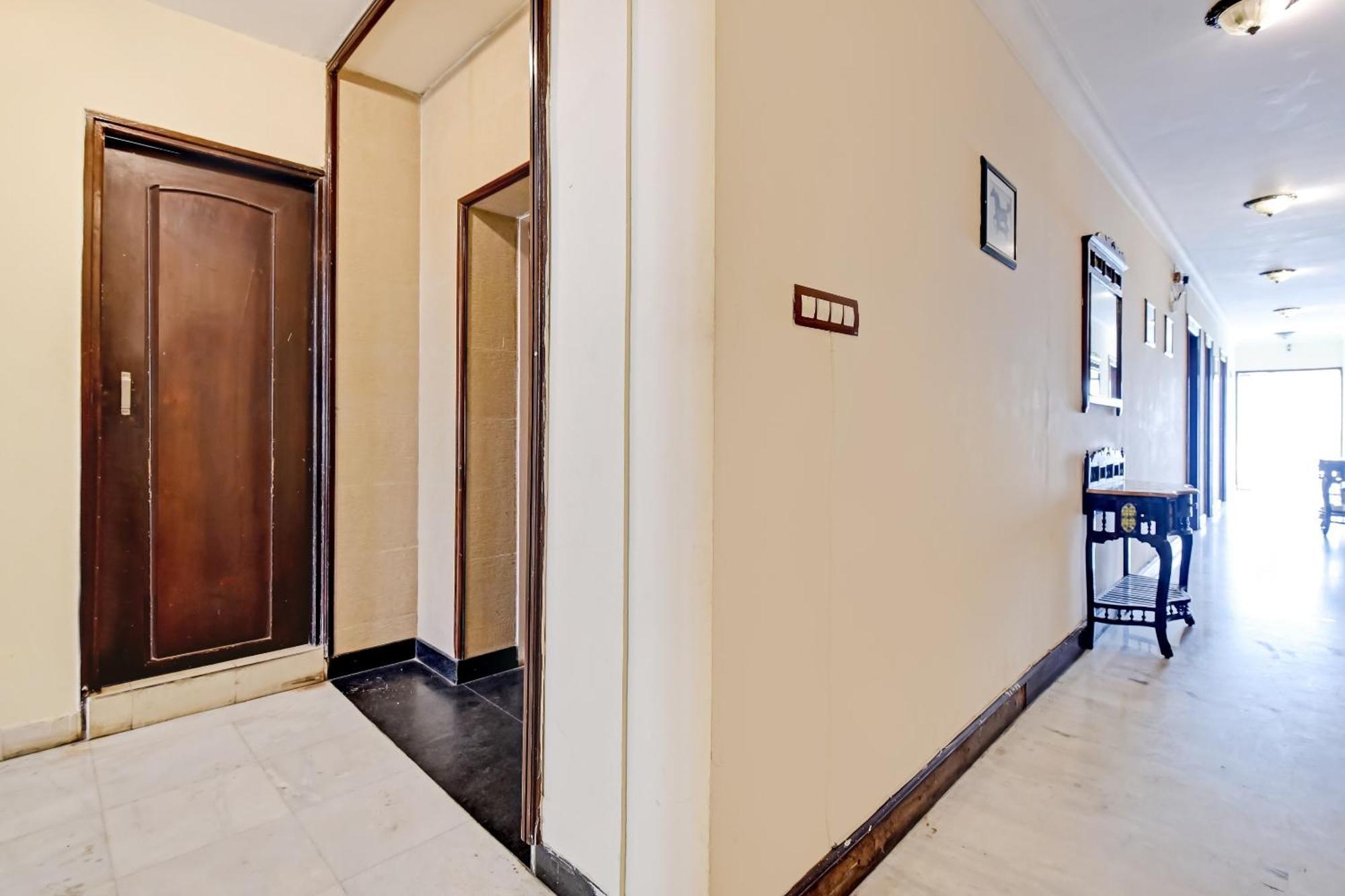 Collection O Hotel Four Boutique Kukas Esterno foto
