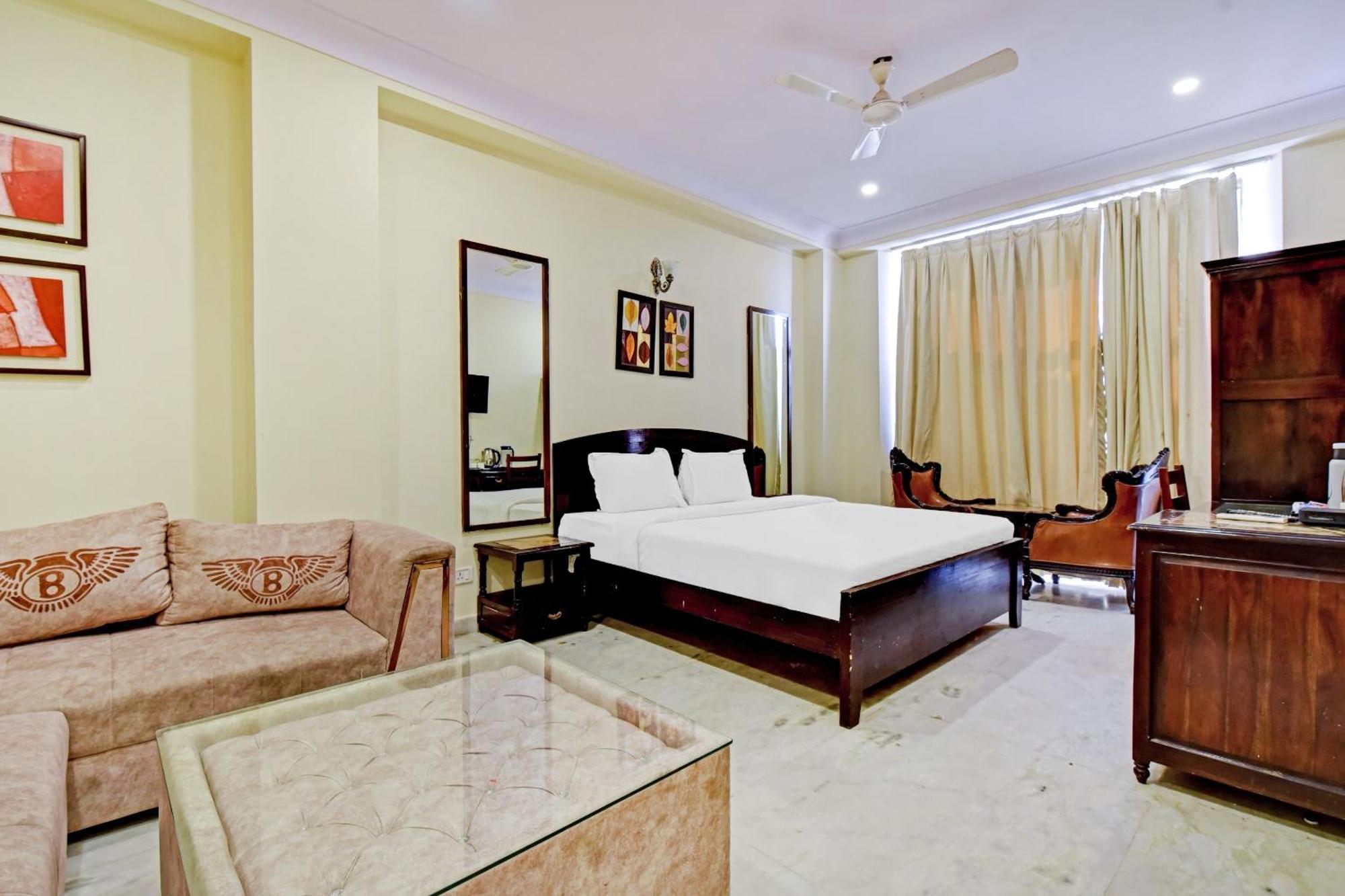 Collection O Hotel Four Boutique Kukas Esterno foto