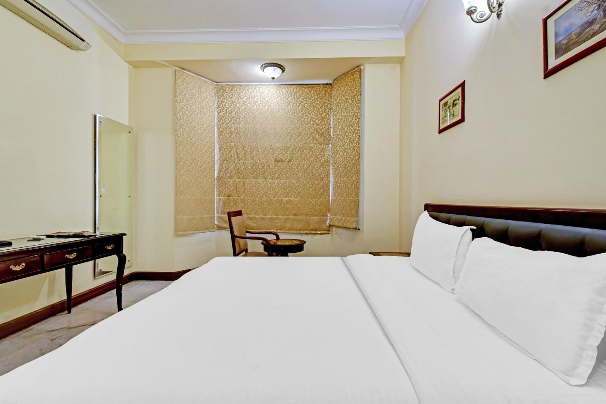 Collection O Hotel Four Boutique Kukas Esterno foto