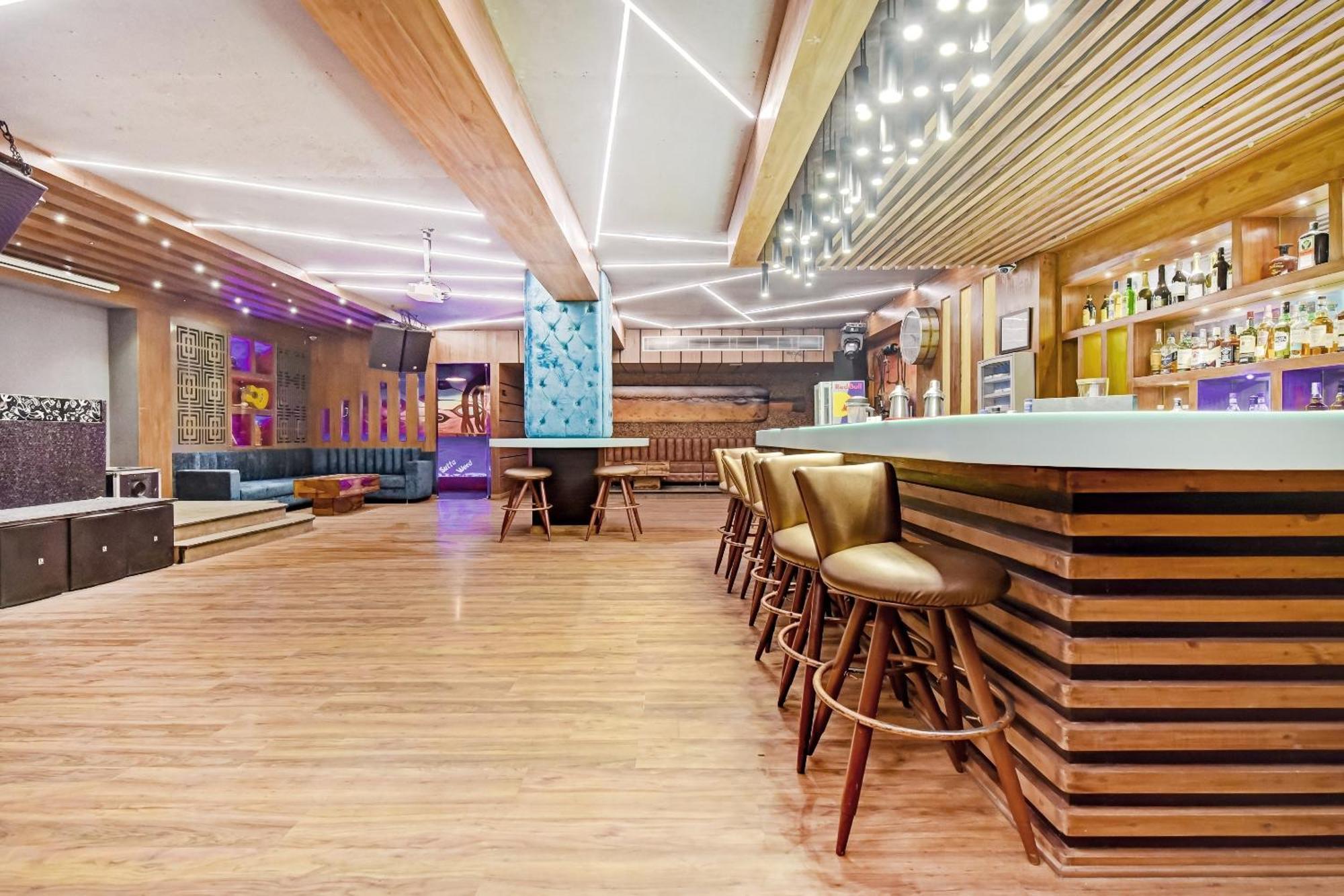 Collection O Hotel Four Boutique Kukas Esterno foto