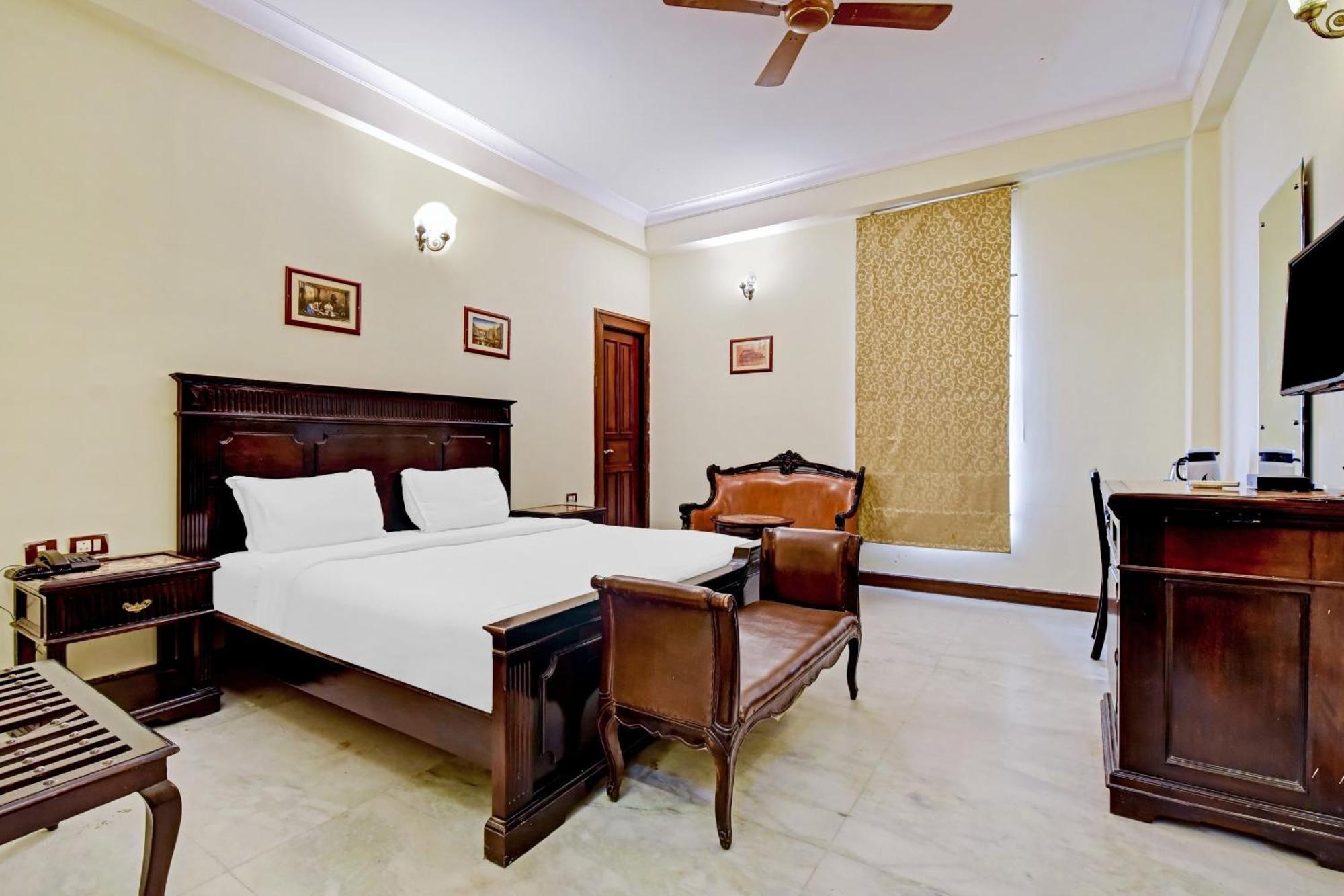 Collection O Hotel Four Boutique Kukas Esterno foto