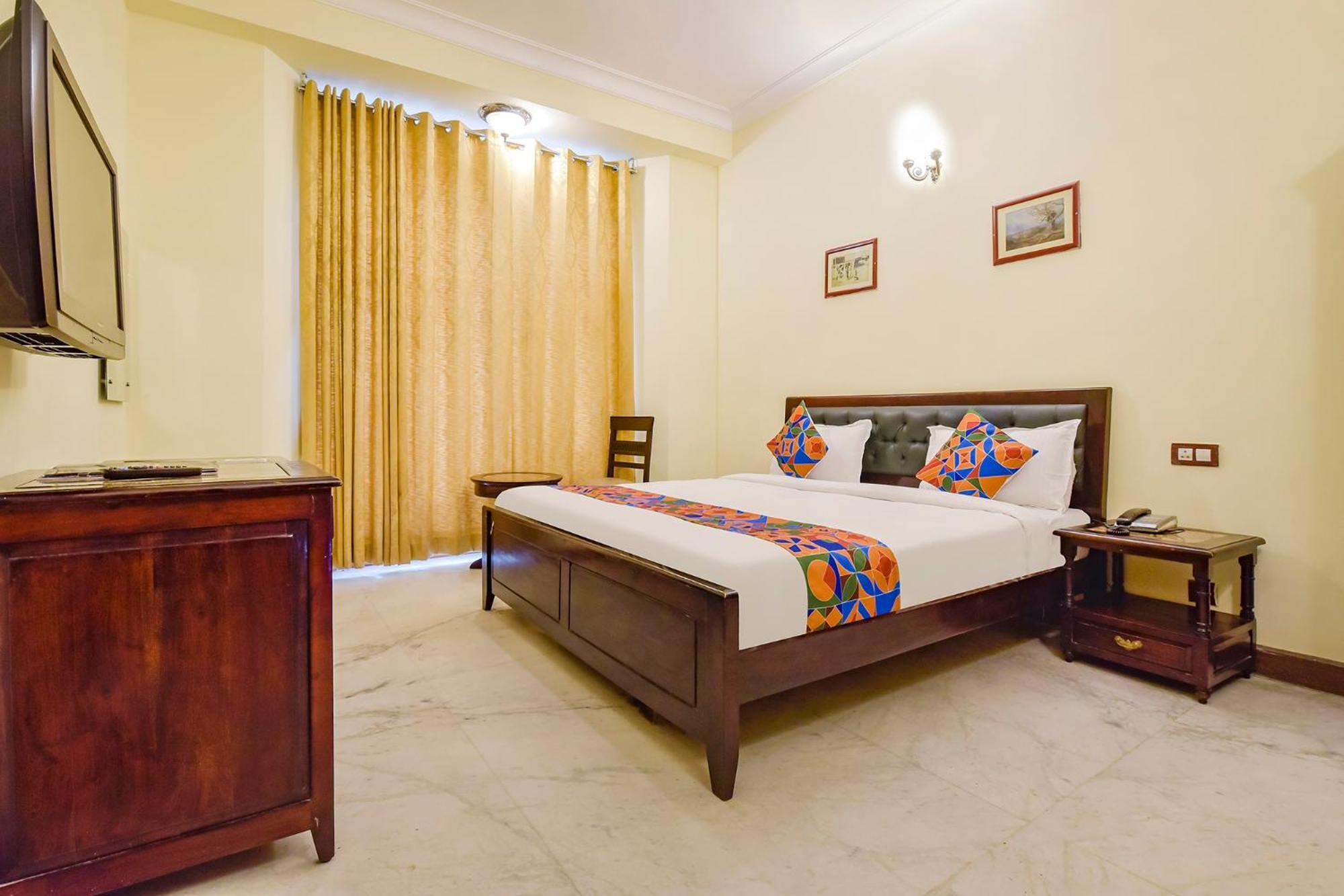 Collection O Hotel Four Boutique Kukas Esterno foto